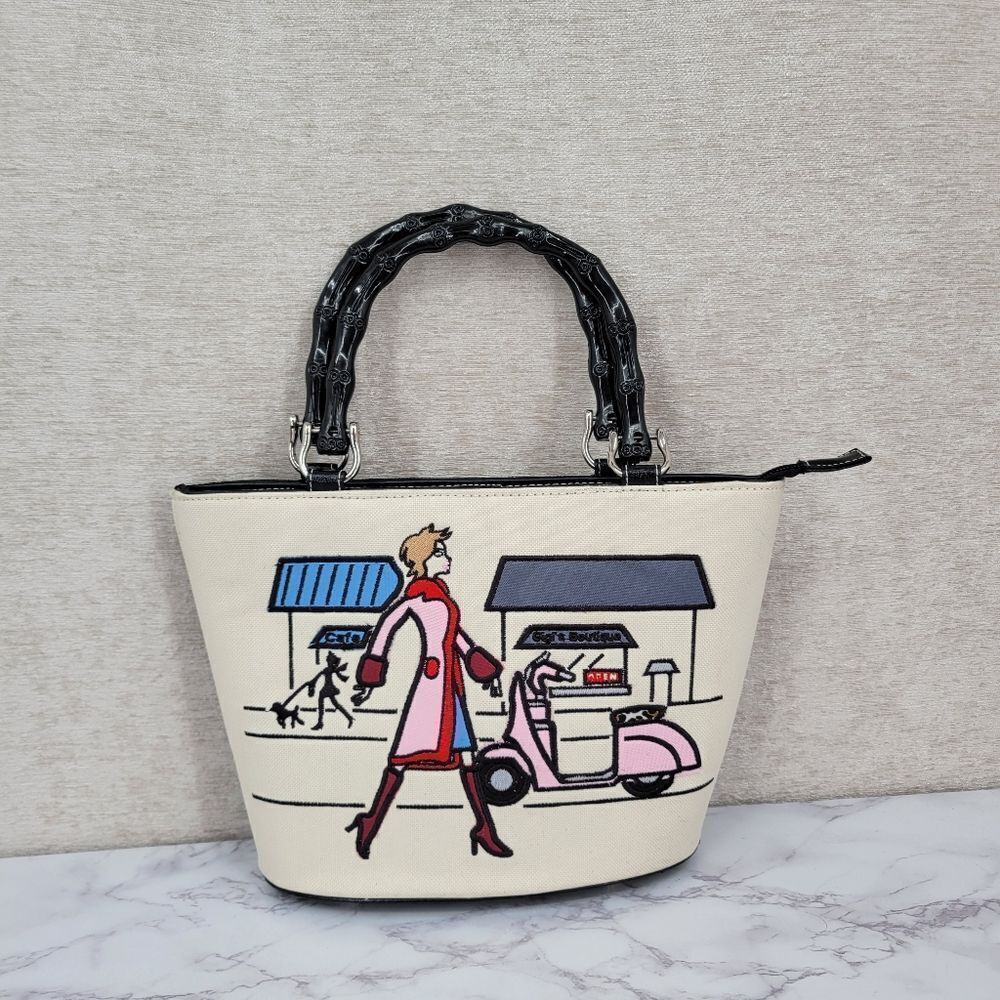 Gigi's Botique Stylish Cream and Black Women's Handbag Vintage Novelty